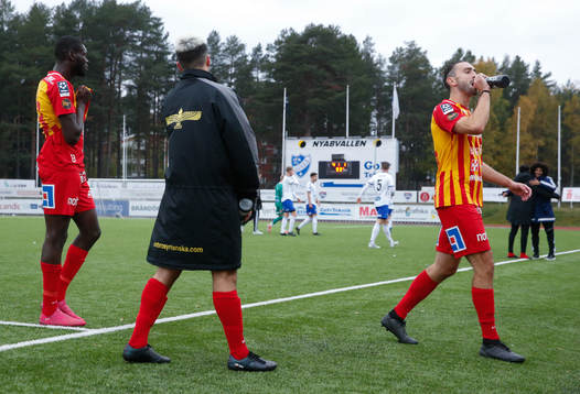 Spelarna i Örebro Syrianska deppar