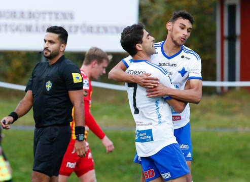 IFK Luleås Yassine Assam jublar