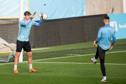 Goalkeeper Melker Ellborg