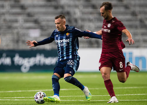 Fredrik Ulvestad of Djurgården and Damjan Dokovic of CFR