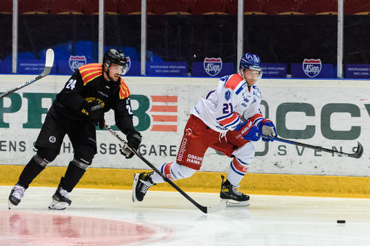 Brynäs Emil Molin och Oskarshamns Brian Cooper