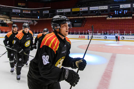 Brynäs Jaedon Descheneau jublar