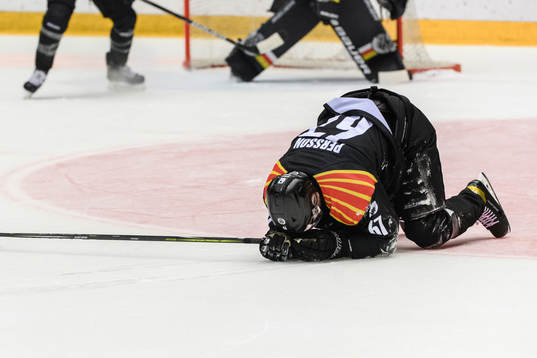 Brynäs John Persson har ont