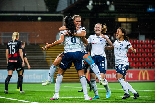 Älvsjös Marie Segerholm jublar