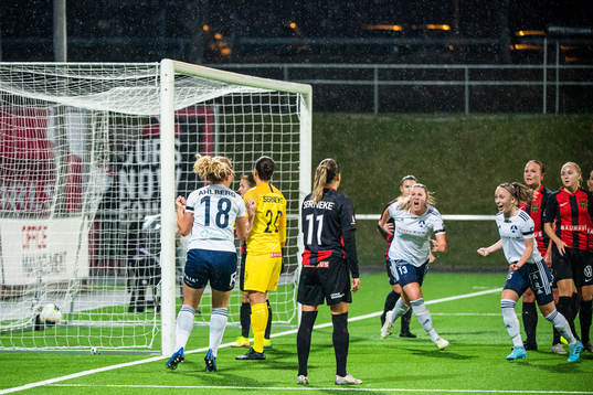 Älvsjös Alice Ahlberg jublar