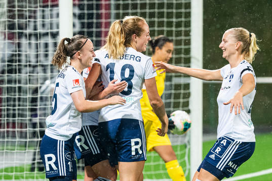 Älvsjös Alice Ahlberg jublar