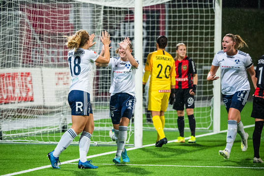 Älvsjös Alice Ahlberg jublar