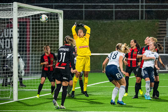 Älvsjös Alice Ahlberg gör 0-2