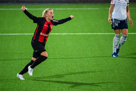 Brommapojkarnas Matilda Nildén jublar
