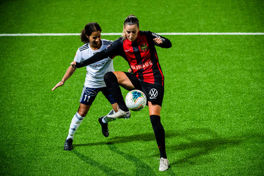 Brommapojkarnas Daniella Novakovic och Älvsjös Naomi