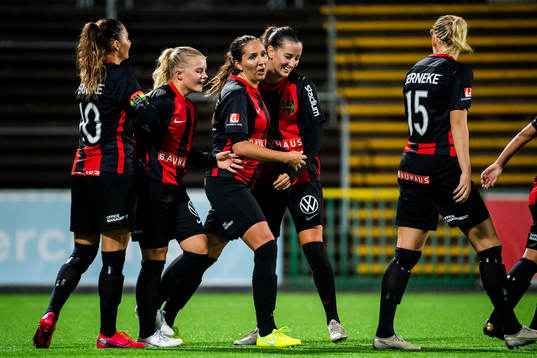 Brommapojkarnas spelare jublar