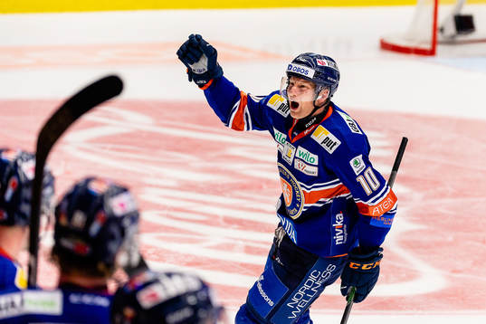 Växjös Richard Gynge jublar