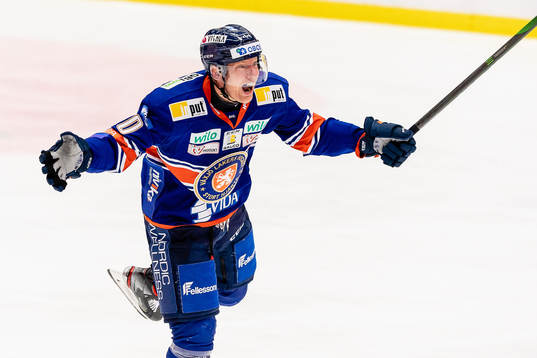 Växjös Richard Gynge jublar