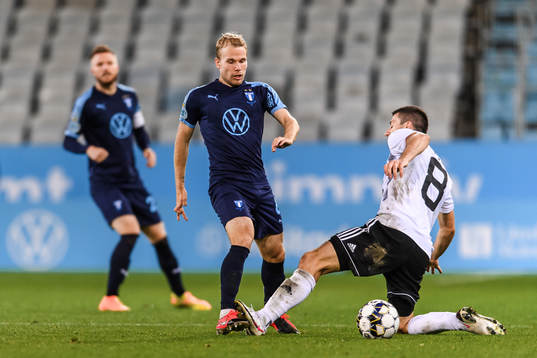 Oscar Lewicki of Malmö FF and Oliver Petrak of Lokomotiva