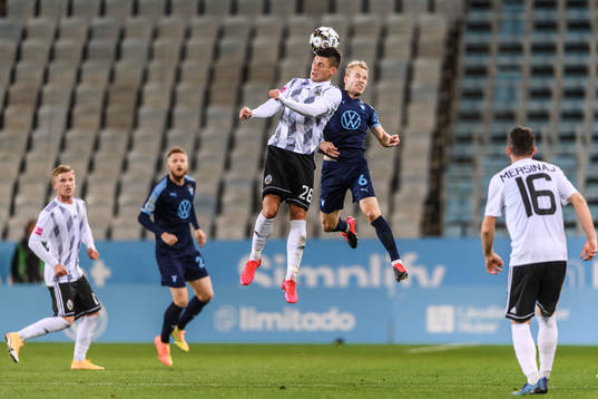 Fran Karacic of Lokomotiva Zagreb and Oscar Lewicki of