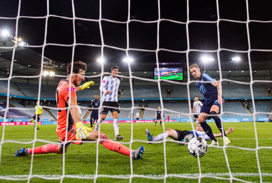Sören Rieks of Malmö FF scores the 5-0 goal against