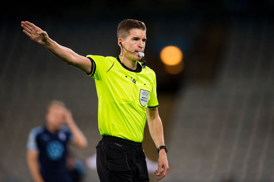 Referee François Letexier