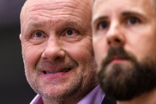 Brynäs tränare Peter Andersson och assisterande tränare
