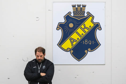 s tränare Jared Cipparone deppar