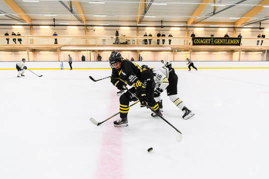 s Brittany Kucera och. SDEs Hanna Pinter