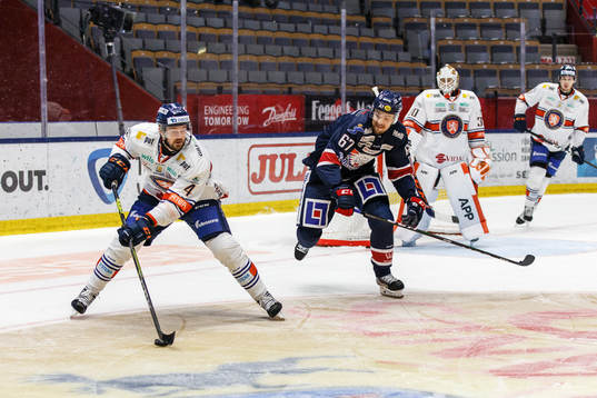 Växjös Tim Erixon och Linköpings Jarno Kärki
