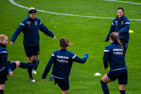 Ingrid Katrine Buer Søndenå and Siri N Grønli of Stabæk