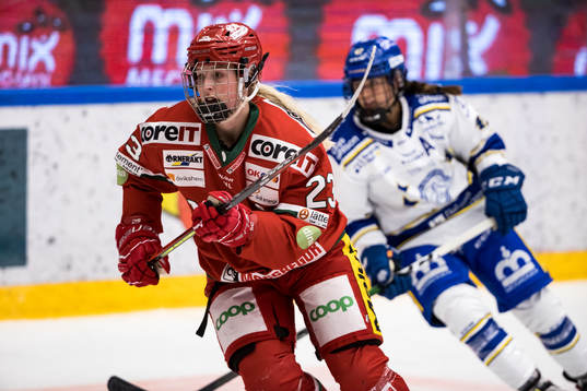 Modos Olivia Carlssonunder ishockeymatchen i SDHL mellan