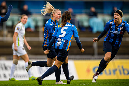 Zara Katarina Jönsson of Stabæk celebrates