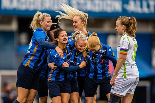 Zara Katarina Jönsson of Stabæk celebrates