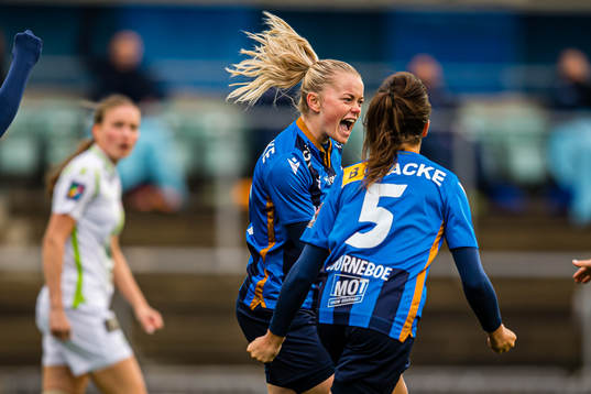 Zara Katarina Jönsson of Stabæk celebrates