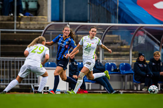 Louise Skogmo Normann of Stabæk and Christiane Sofie