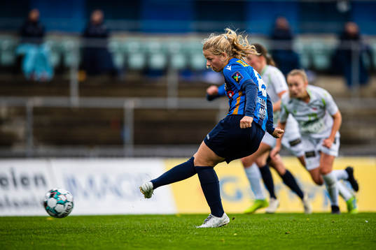 Justine Kvaleng Kielland of Stabæk scores the 3-1 goal