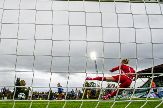 Justine Kvaleng Kielland of Stabæk scores the 3-1 goal