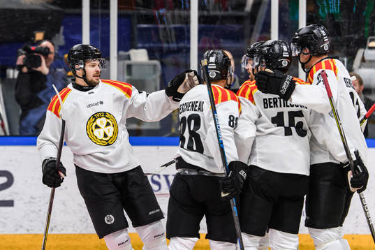 Brynäs Emil Molin jublar