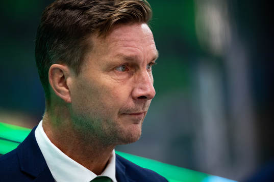 Färjestads huvudtränare Johan Pennerborn deppar