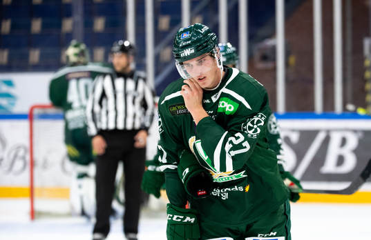 Färjestads Oskar Bäck deppar