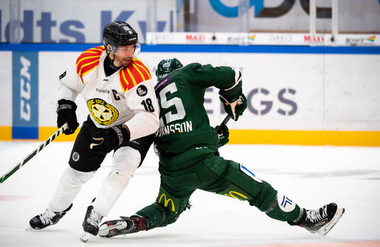 Brynäs Anton Rödin och Färjestads Martin Johansson