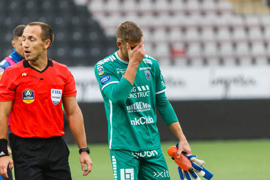 Sirius målvakt Lukas Jonsson deppar