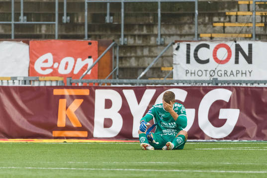 Sirius målvakt Lukas Jonsson deppar