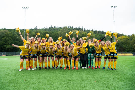 Elfsborgs damlag firar seriesegern i division 4