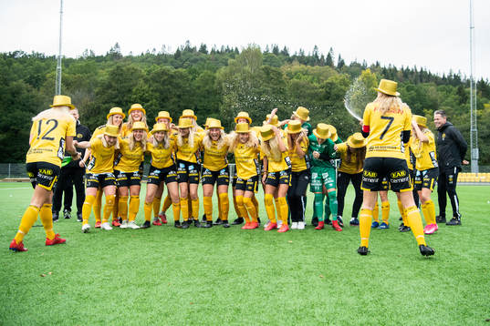 Elfsborgs damlag firar seriesegern i division 4
