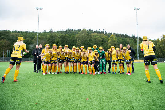 Elfsborgs damlag firar seriesegern i division 4