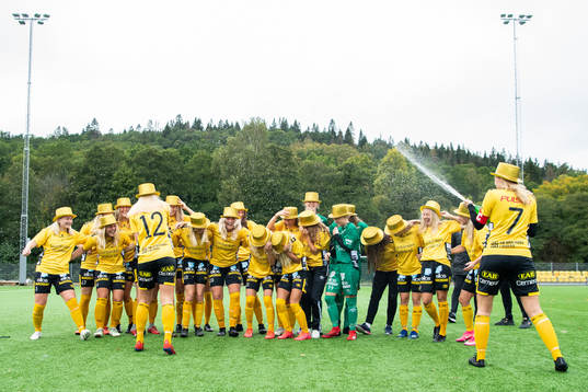 Elfsborgs damlag firar seriesegern i division 4