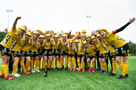 Elfsborgs damlag firar seriesegern i division 4