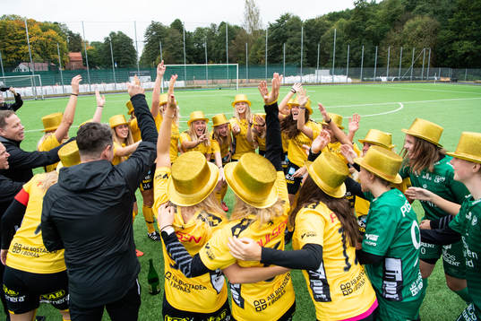 Elfsborgs damlag firar seriesegern i division 4