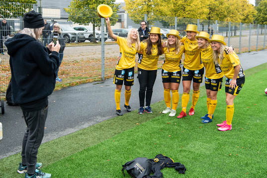 Elfsborgs damlag firar seriesegern i division 4