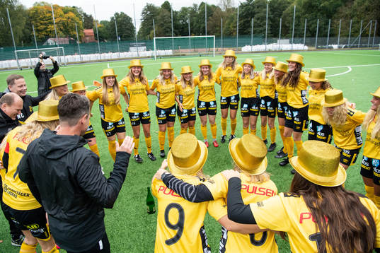 Elfsborgs damlag firar seriesegern i division 4
