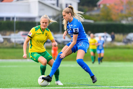 Kalmars Kajsa Lang och Bollstanäs Anna Thim