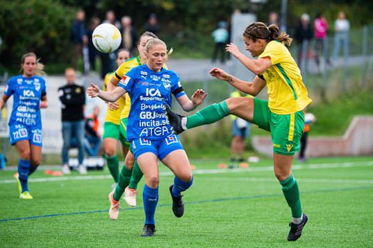 Bollstanäs Nicole Lundström och Kalmars Sara Johansson