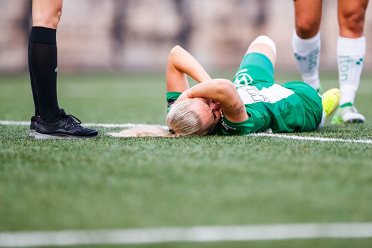 Hammarbys Emma Jansson har ont